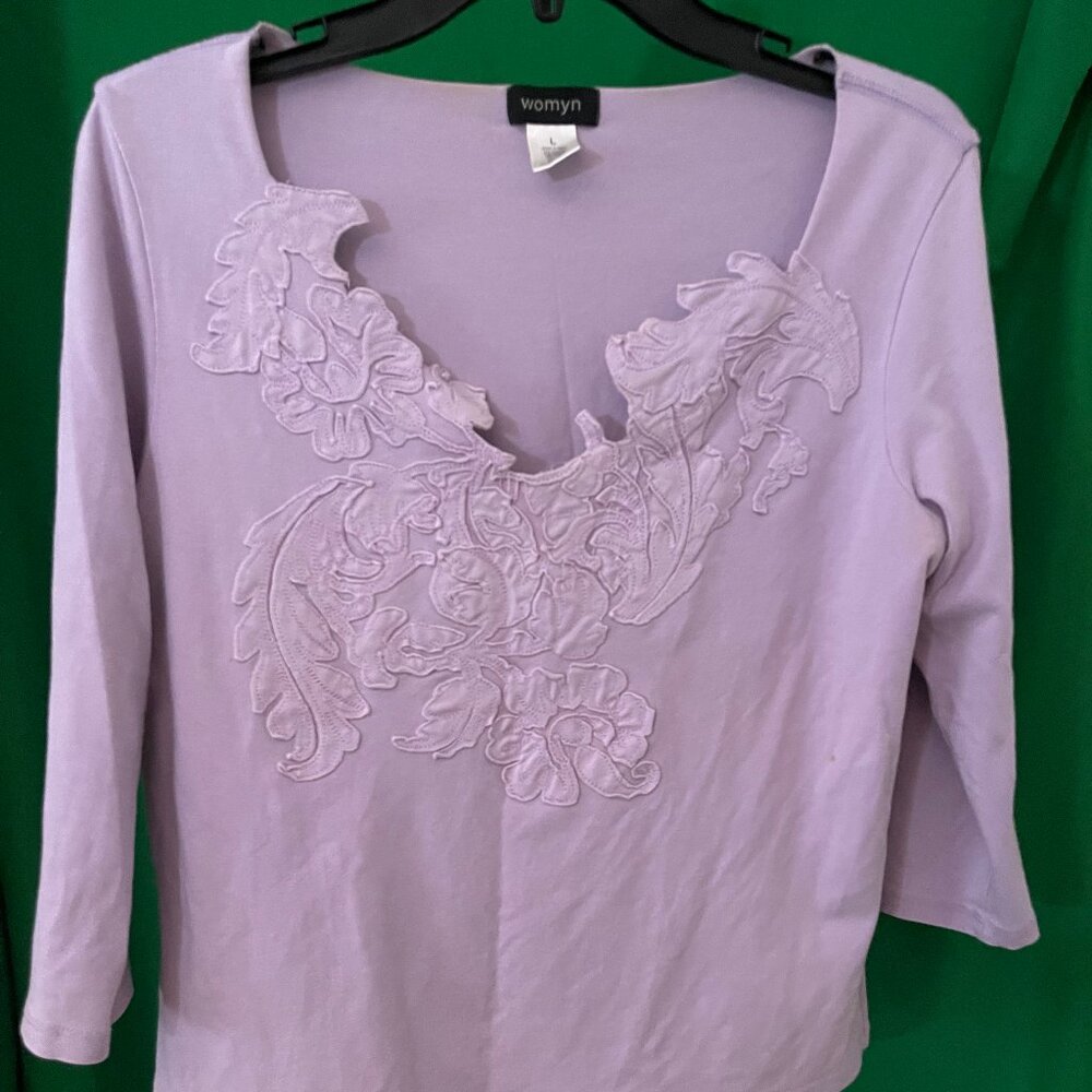 Womyn Pink / Purple   V Neck 3/4 Sleeve Top Blouse Size L w/Applique